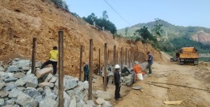Khắc phục hậu quả thiên tai, bảo đảm thông suốt các tuyến quốc lộ miền Trung - Tây Nguyên
