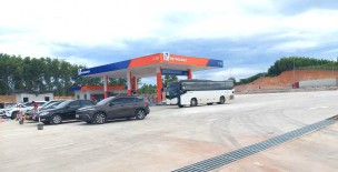 Trạm dừng nghỉ Km77 cao tốc Quảng Ngãi - Hoài Nhơn khai thác tạm, gấp rút hoàn thiện cây xăng