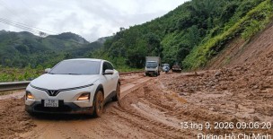 Khắc phục sạt lở, đường Hồ Chí Minh nhánh Tây qua Đà Nẵng thông tuyến trở lại