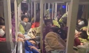 CSGT Đà Nẵng xử lý xe khách giường nằm 43 chỗ chở đến 60 người