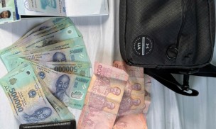 Liên tiếp phát hiện, trao trả tài sản hành khách bỏ quên trên tàu