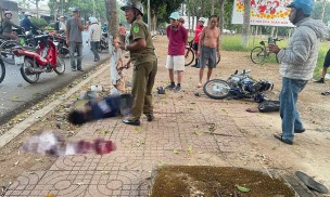 Đắk Lắk: Ba thanh niên đi xe máy tông vào gốc cây trên Quốc lộ 27 khiến hai người tử vong