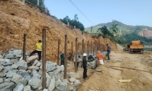 Khắc phục hậu quả thiên tai, bảo đảm thông suốt các tuyến quốc lộ miền Trung - Tây Nguyên