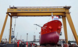 Công ty Đóng tàu Phà Rừng hạ thủy thành công tàu dầu/hóa chất YN-05 