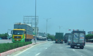 Thi công sửa chữa cầu Tam Thương trên tuyến QL1 qua tỉnh Quảng Ngãi, phương tiện lưu thông thế nào?