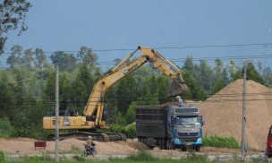 Nhiều xe đầu kéo có dấu hiệu chở quá tải gây mất ATGT trên QL25, QL1 ở Đắk Lắk