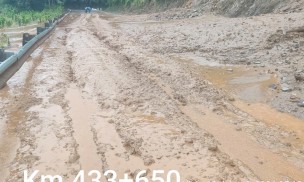 Đà Nẵng: Mưa lớn gây sạt lở taluy, khẩn trương đảm bảo giao thông trên đường Hồ Chí Minh