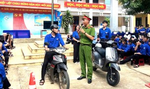 Quảng Ngãi: Trang bị kỹ năng lái xe an toàn cho học sinh đảo Lý Sơn 
