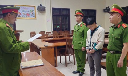 Nam thanh niên say rượu lái ô tô con tông nhiều người ở Đà Lạt