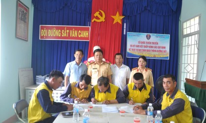 Tuy Phước chủ động tuyên truyền nâng cao nhận thức an toàn giao thông