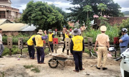 Chậm xóa lối đi tự mở qua đường sắt, nguy cơ tai nạn rình rập