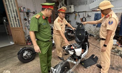 Thiếu niên 15 tuổi ở Đắk Lắk tự độ xe đạp điện chạy gần 100 km/h từ hướng dẫn trên mạng
