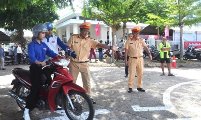 Đà Nẵng trang bị kỹ năng lái xe an toàn cho người dân ở 100% xã, phường