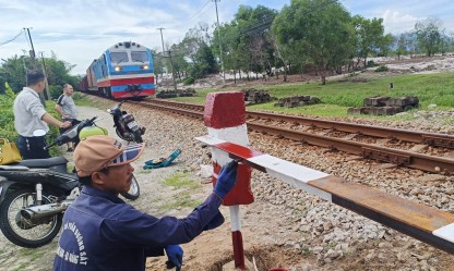 Đà Nẵng: Đóng lối đi tự mở qua đường sắt tại khu vực Khu công nghiệp Tam Anh