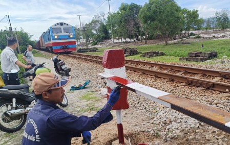 Đà Nẵng: Đóng lối đi tự mở qua đường sắt tại khu vực Khu công nghiệp Tam Anh