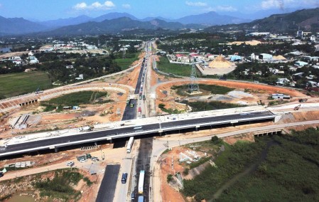 Chiều nay 20/10, dự kiến thông xe một làn cầu vượt Quốc lộ 14B và cao tốc Hòa Liên – Túy Loan