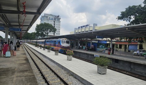 Đường sắt tăng cường hàng loạt chuyến tàu phục vụ cao điểm nghỉ lễ 30/4 và 1/5