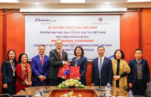 Mô hình hợp tác đào tạo chuẩn quốc tế giữa Trường Đại học Giao thông vận tải và Học viện Chisholm 