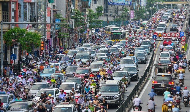 Không để xảy ra ùn tắc kéo dài trên các tuyến đường vào các đô thị lớn