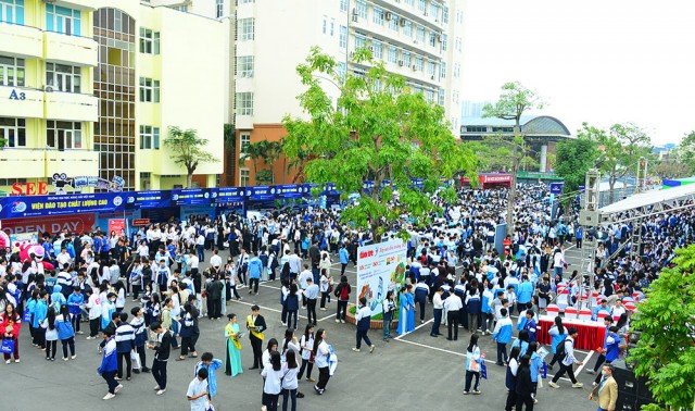 12.000 học sinh tham gia tư vấn tuyển sinh tại Trường Đại học Hàng hải Việt Nam