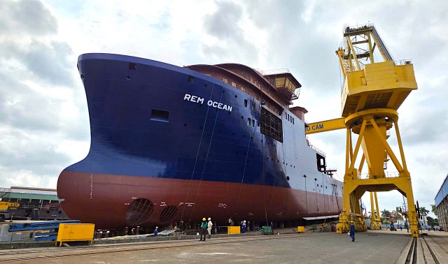 Đóng tàu Sông Cấm hạ thủy tàu năng lượng “xanh” 