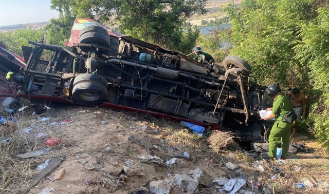 Lâm Đồng: Xe khách lao xuống vực, khiến 4 người tử vong