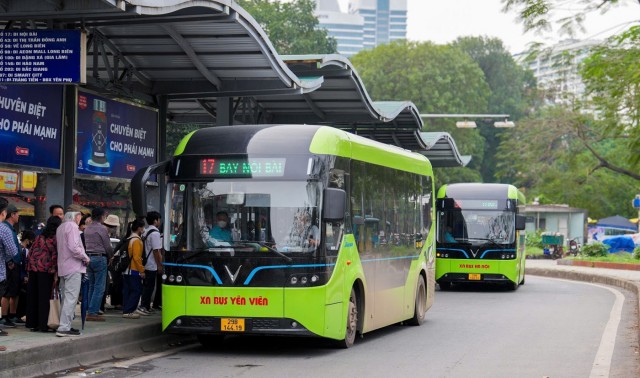Hà Nội đầu tư, thay thế xe buýt điện