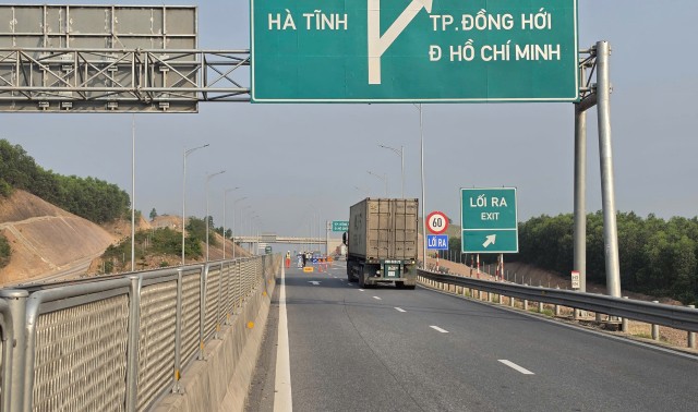 Tạm đóng các đoạn cao tốc Vũng Áng - Bùng - Vạn Ninh - Cam Lộ để lắp đặt hệ thống giám sát, thu phí