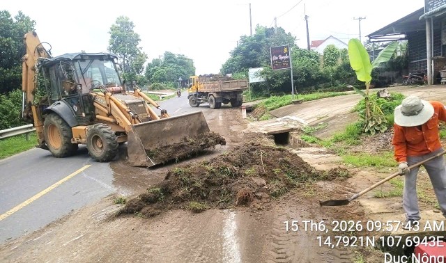 Khắc phục hư hỏng cầu đường, giữ nhịp thông suốt trên đường Hồ Chí Minh qua tỉnh Quảng Ngãi