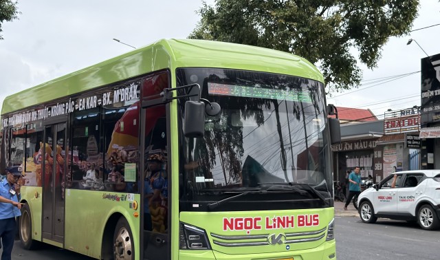 Khai trương tuyến xe buýt điện đầu tiên ở Đắk Lắk