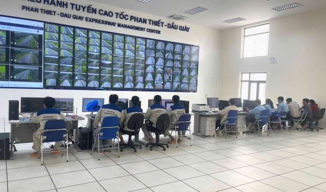 “Mắt thần” giữ nhịp giao thông trên cao tốc phía Nam