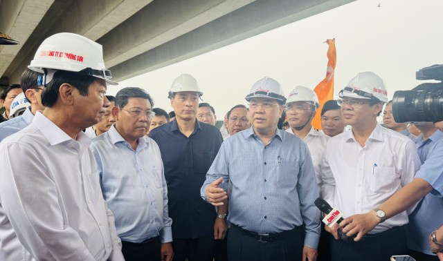 Tập trung tháo gỡ vướng mắc vật liệu cho các dự án cao tốc khu vực phía Nam