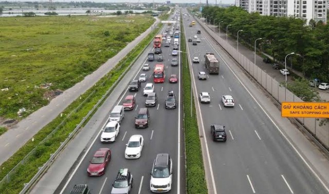 Rà soát hoàn thiện quy định về khoảng cách an toàn trên cao tốc 