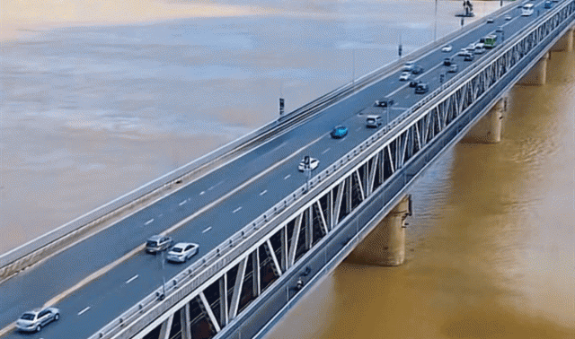 Hà Nội cấm nhiều loại xe qua cầu Thăng Long