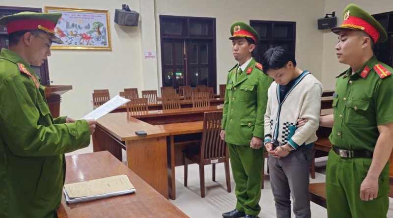 Nam thanh niên say rượu lái ô tô con tông nhiều người ở Đà Lạt