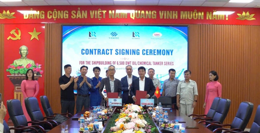 Ký hợp đồng đóng mới 10 tàu chở dầu/hóa chất 6.500 DWT 