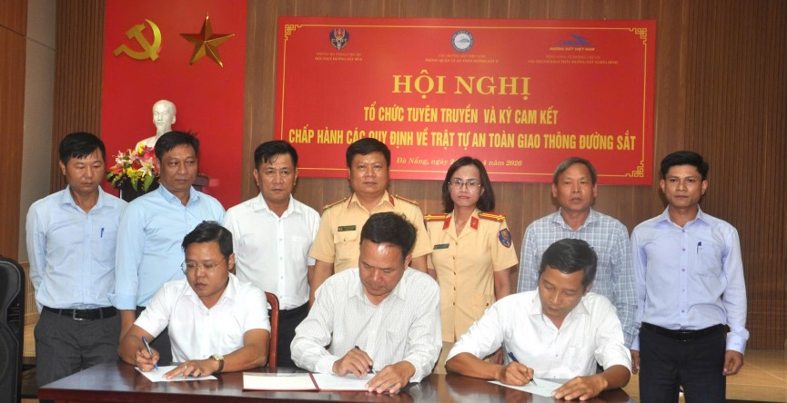 Siết chặt kỷ cương, nâng cao an toàn đường sắt từ các quy định mới