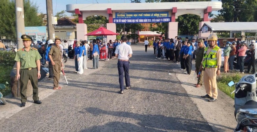 CSGT Đắk Lắk đồng hành cùng sĩ tử, bảo đảm giao thông thông suốt trong kỳ thi tốt nghiệp THPT 2026