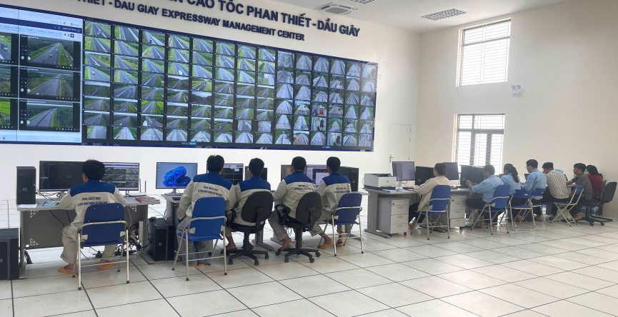 “Mắt thần” giữ nhịp giao thông trên cao tốc phía Nam