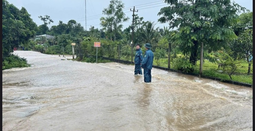 Đắk Lắk chủ động ứng phó mưa lớn, chốt chặn các điểm ngập sâu