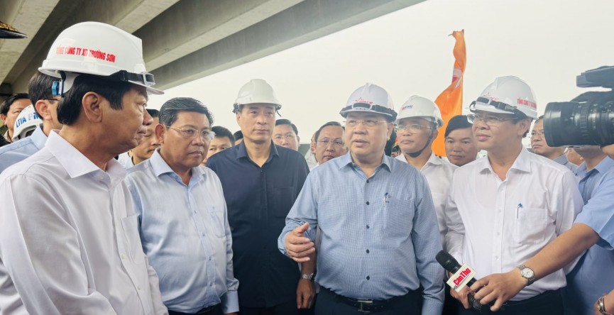 Tập trung tháo gỡ vướng mắc vật liệu cho các dự án cao tốc khu vực phía Nam