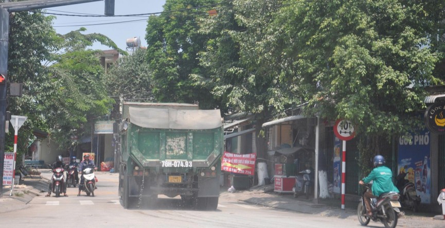 Quảng Ngãi: Siết chặt kiểm soát xe vận tải hàng hóa, bảo vệ hạ tầng giao thông mùa mưa bão