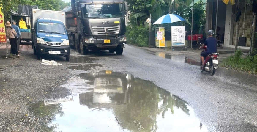 Yêu cầu nhà thầu khắc phục hư hỏng, bảo đảm an toàn trên Quốc lộ 24B