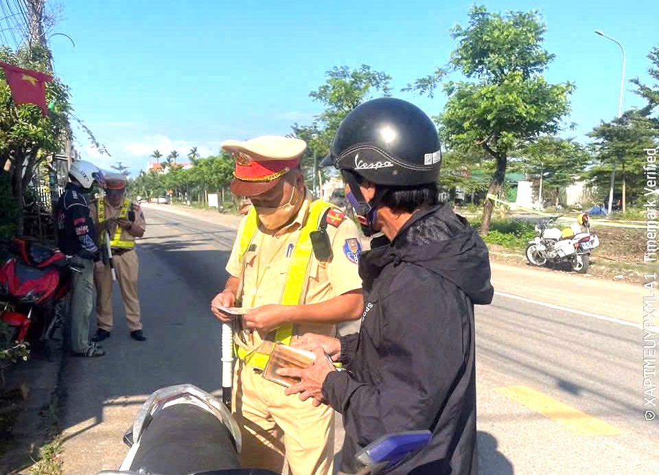 Quảng Ngãi xử lý hơn 1.100 trường hợp vi phạm trật tự an toàn giao thông  trong Tết Nguyên đán 2026