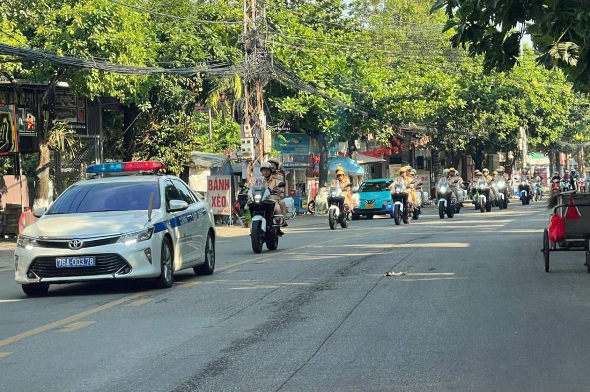 Quảng Ngãi: Ra quân cao điểm bảo đảm ATGT