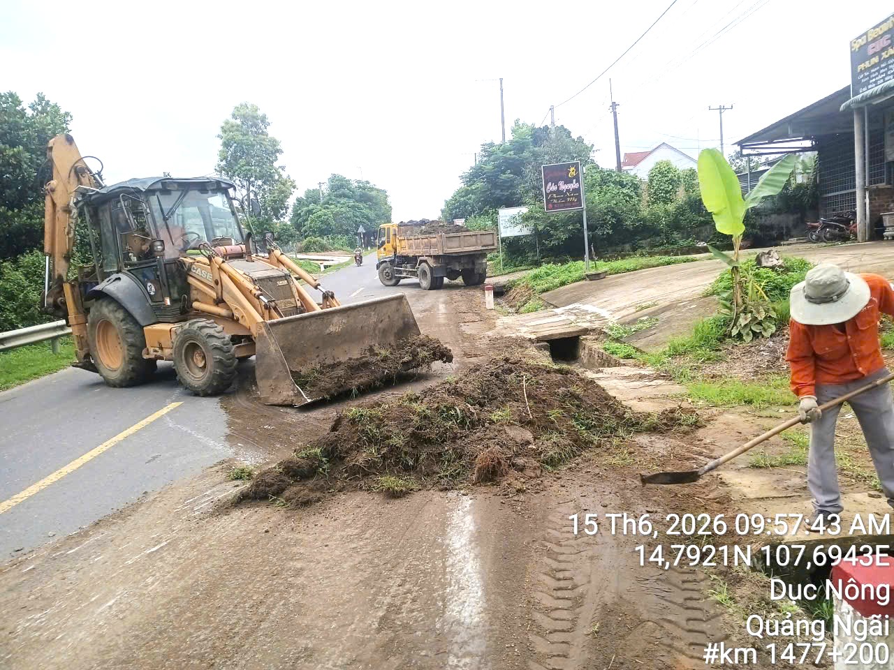 Khắc phục hư hỏng cầu đường, giữ nhịp thông suốt trên đường Hồ Chí Minh qua tỉnh Quảng Ngãi