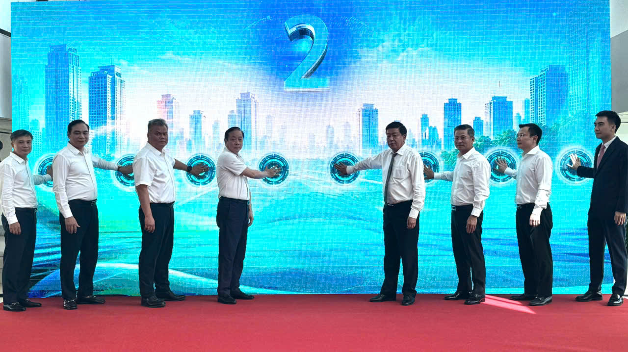 Hà Nội vận hành hệ thống vé điện tử liên thông cho giao thông công cộng