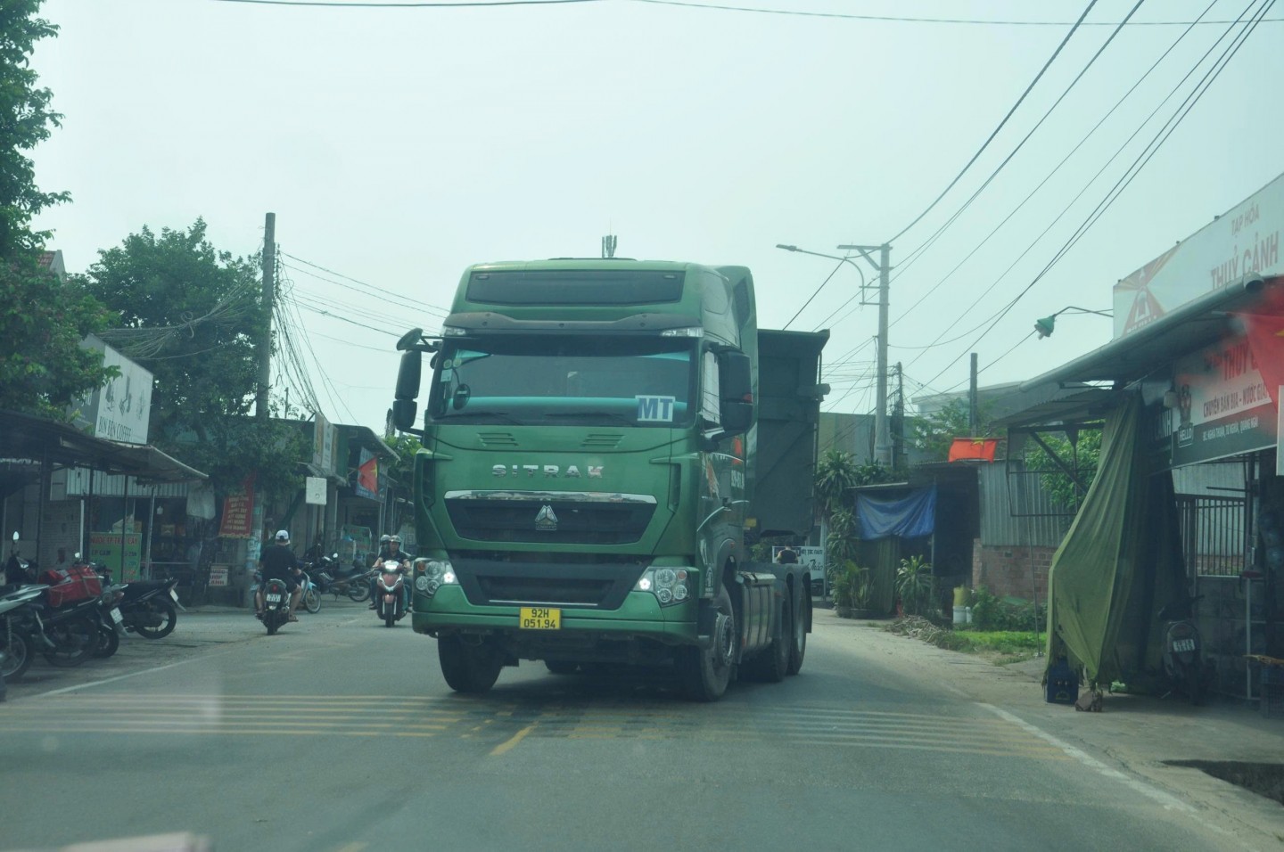 Quảng Ngãi phân luồng xe tải và xe khách hoạt động tại 2 phường Cẩm Thành và Trương Quang Trọng