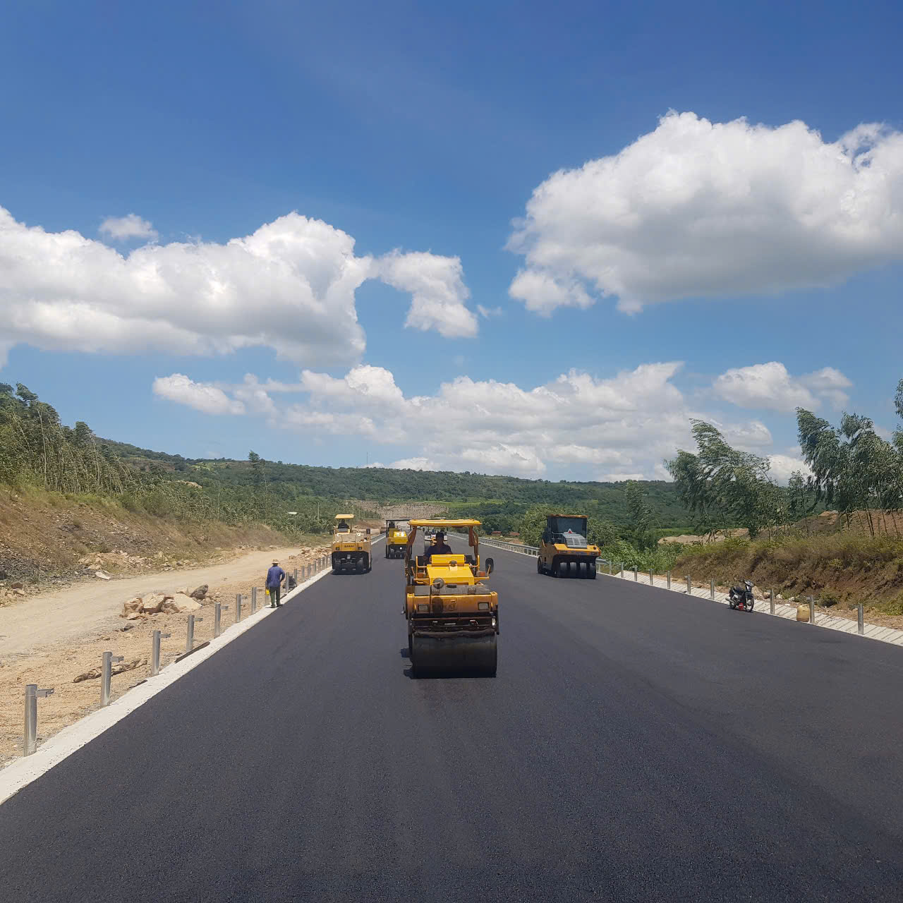 Tập trung triển khai đầu tư xây dựng các dự án trọng điểm quốc gia