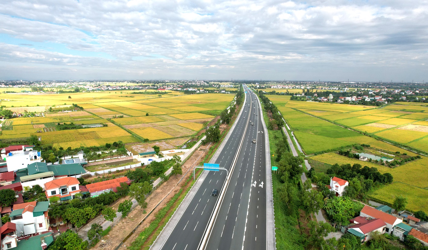 Huy động tối đa nguồn lực phát triển hệ thống đường bộ cao tốc